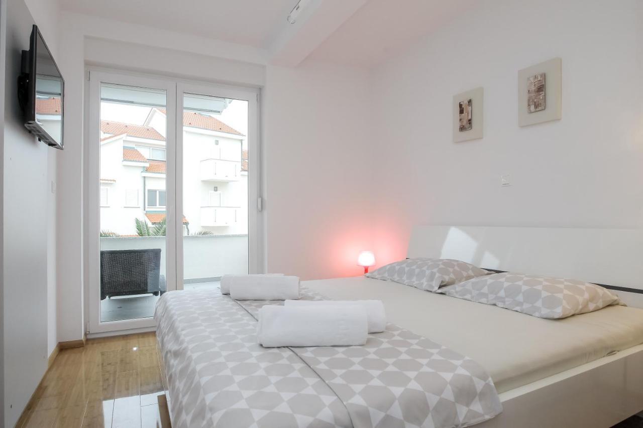 Apartments Tomana Novalja Habitación foto